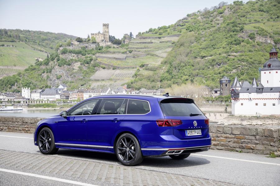  Volkswagen Passat R-Line Variant (B8) 2019 года  (WW) (фото 38 из 49)